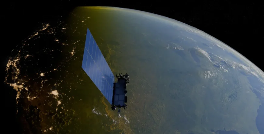 Une vue de la Terre depuis l'espace montrant un satellite solaire en orbite.